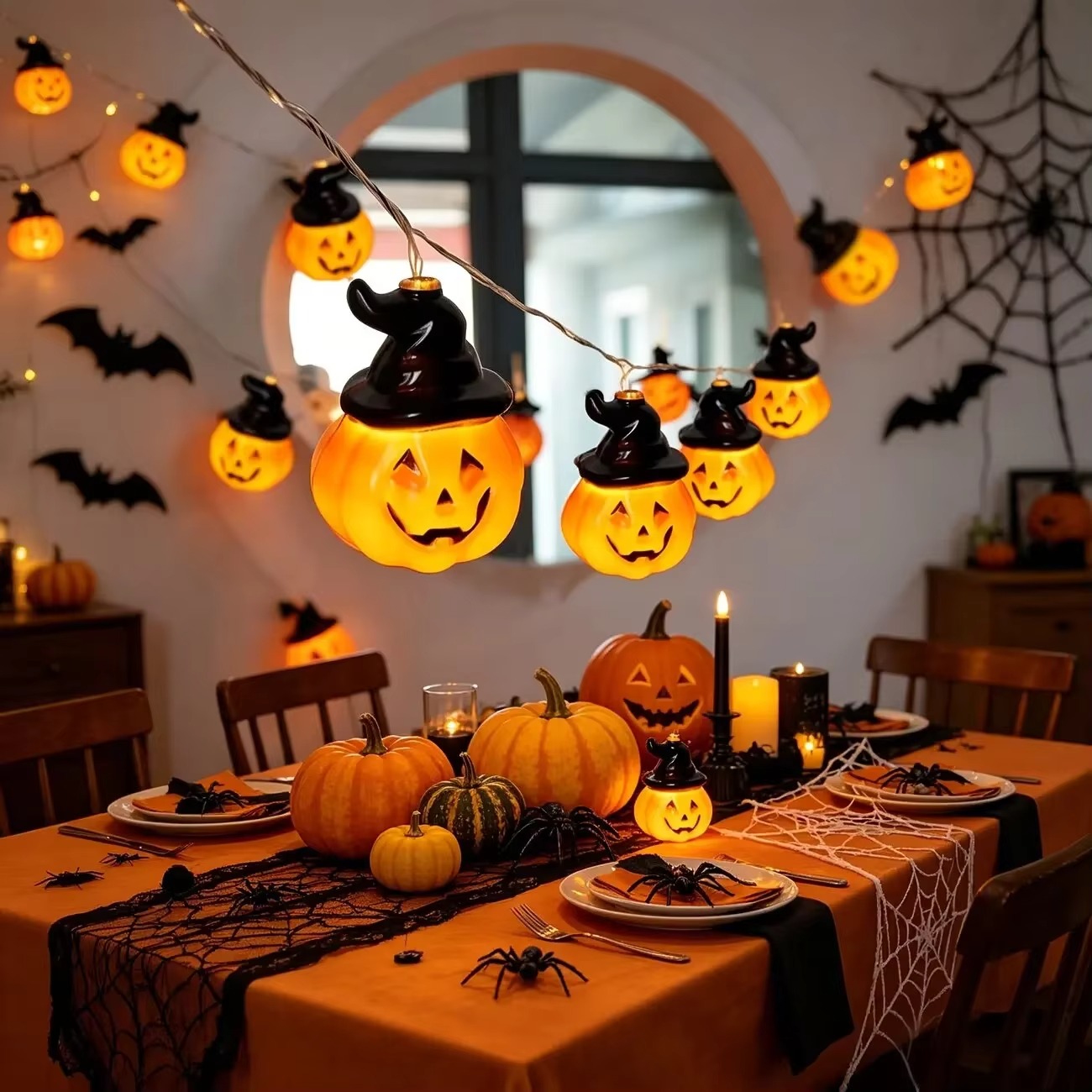 Halloween Led String Lights Orange - 魔女の帽子とカボチャの妖精モチーフのイルミネーションライト。ハロウィーン用。電池式で、暖色系の白色光を放ち、パーティー、家庭、暖炉、壁、お祭りなどの装飾やプレゼントに最適。