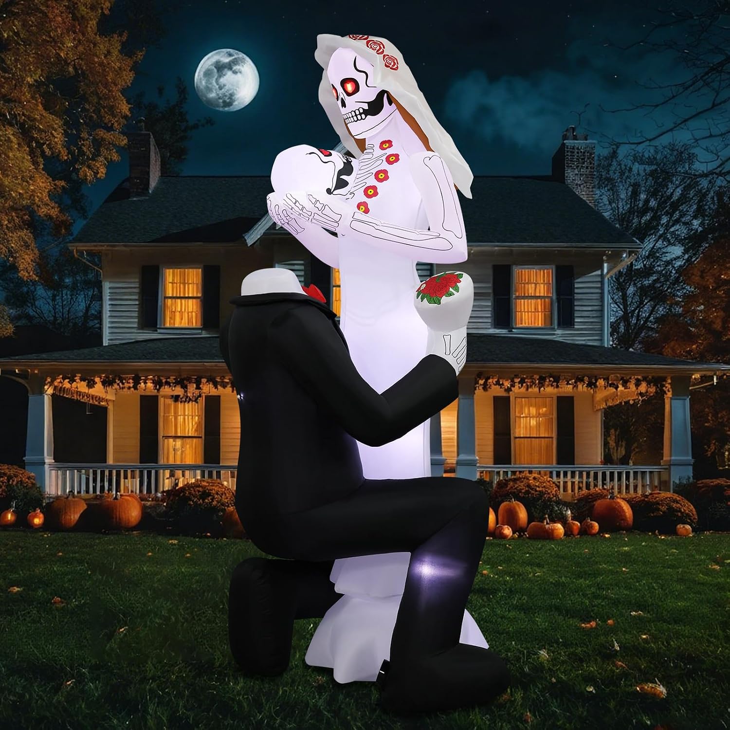 Halloween Skeleton Decoration - ハロウィン用巨大インフレータブル、高さ8フィートの骸骨カップル、死者の日屋外装飾、不気味な吹き上げ式スカルカップルの庭飾り