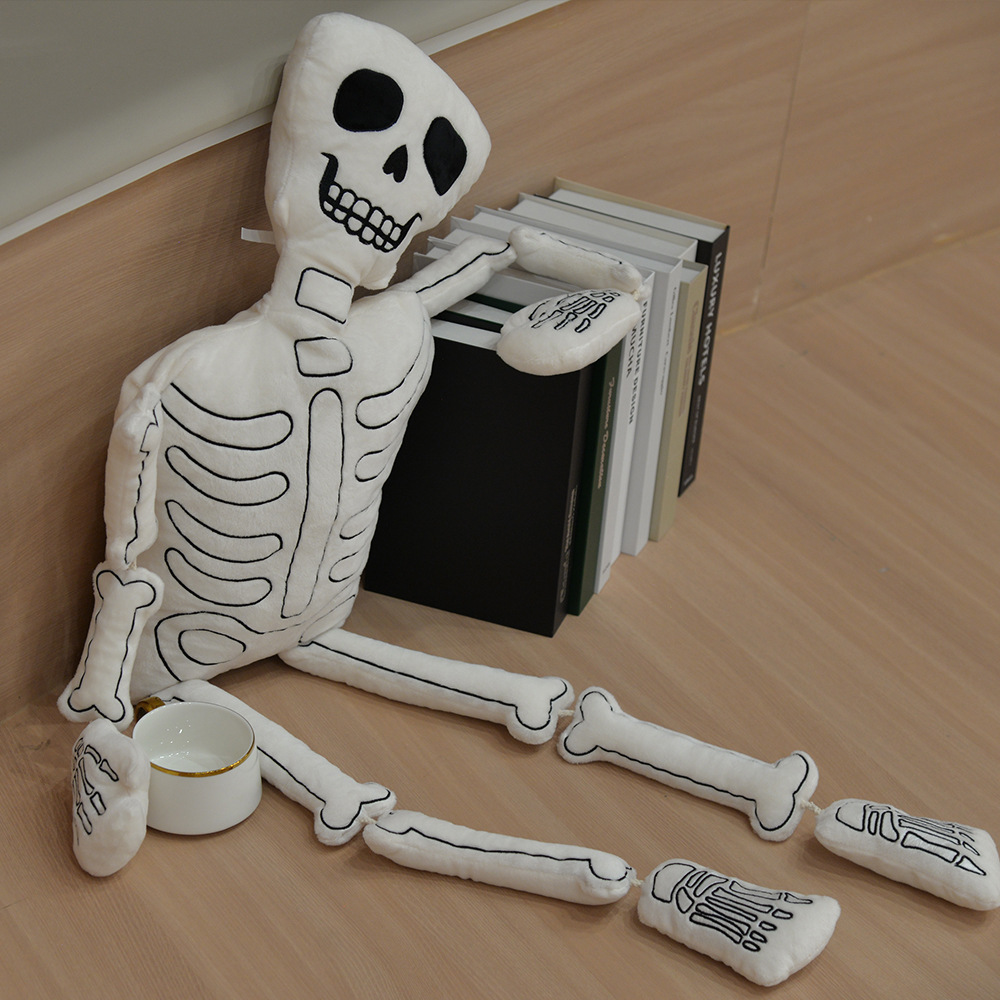 ハロウィン スケルトンぬいぐるみ 白い骨の詰め物入りスカル  - Halloween Skeleton Decoration のレビューと価格
